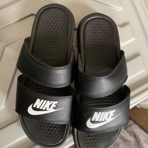 Nike Benassi Duo Ultra Women's Slide	
Size 11